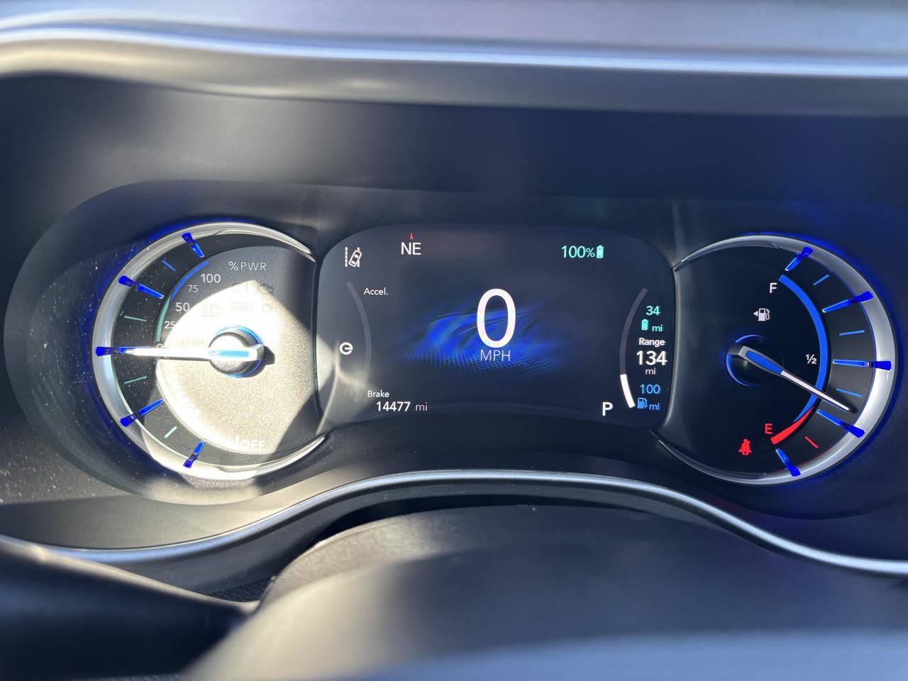 Used 2023 Chrysler Pacifica Touring-L w/ Uconnect Theater Family Group FWD image 22