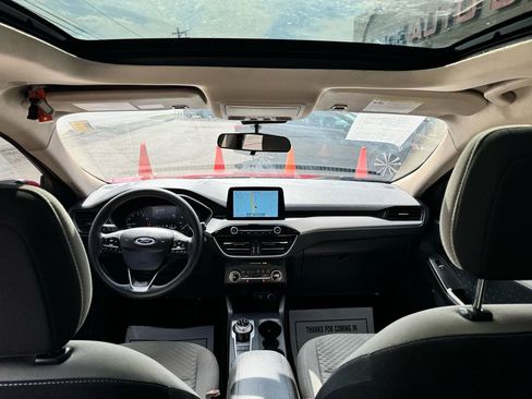 Used 2020 Ford Escape SE image 34