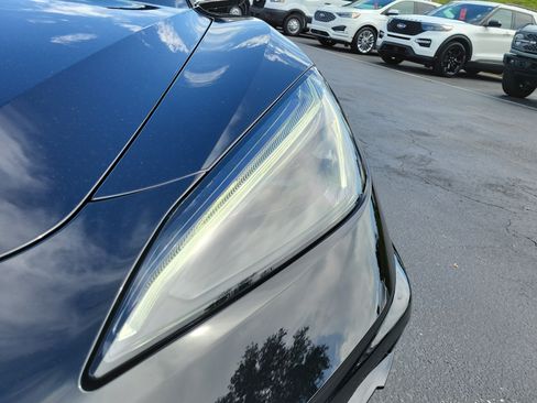 Used 2023 Chevrolet Corvette Stingray Preferred Cpe w/ Z51 Performance Package RWD image 3