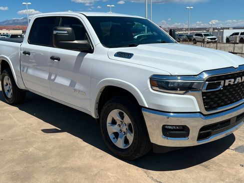 Used 2025 RAM 1500 Big Horn AWD/4WD image 7