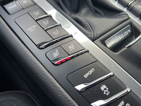 Used 2021 Porsche Macan S image 13