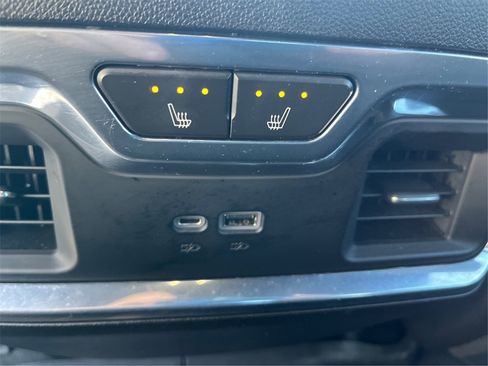 Used 2022 Chevrolet Silverado 1500 High Country w/ Technology Package image 45