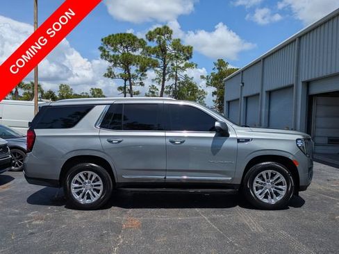 Used 2023 GMC Yukon SLT w/ SLT Premium Package RWD image 3