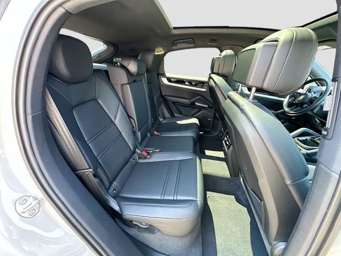 Certified 2026 Porsche Cayenne Coupe AWD/4WD image 29