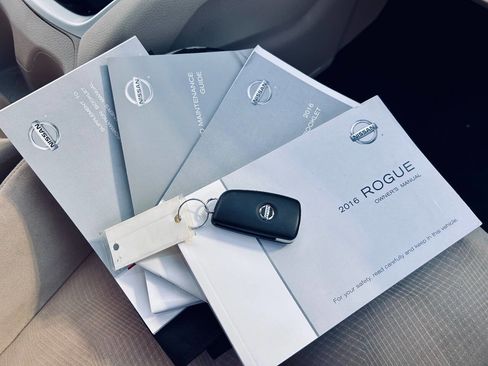 Used 2016 Nissan Rogue S w/ Appearance Package image 36