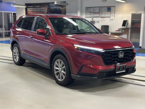Used 2025 Honda CR-V EX image 3