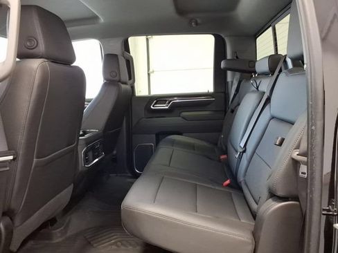 Used 2025 Chevrolet Silverado 2500 LTZ w/ LTZ Premium Package AWD/4WD image 15