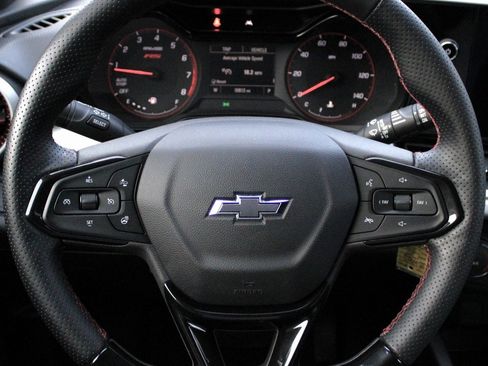 Used 2024 Chevrolet Trax RS w/ Driver Confidence Package image 28