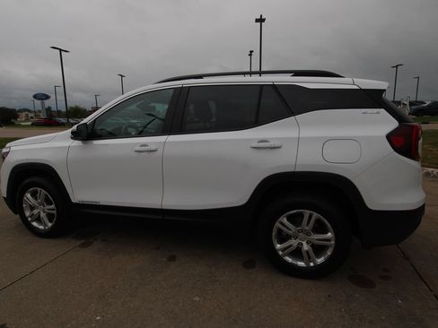 Used 2024 GMC Terrain SLE w/ Driver Convenience Package AWD/4WD image 17