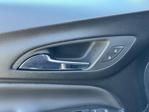 Used 2023 Chevrolet Equinox LT image 24