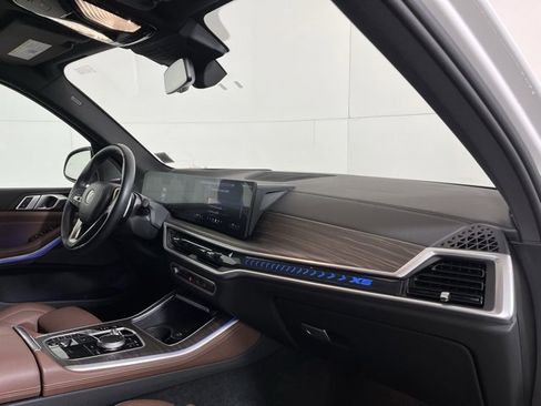 Used 2024 BMW X5 xDrive40i w/ Premium Package image 22