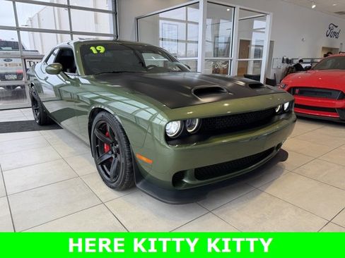 Used 2019 Dodge Challenger SRT Hellcat w/ Plus Package image 10