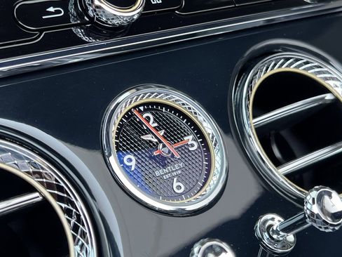 Used 2020 Bentley Continental GT V8 image 27