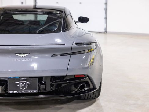 Used 2019 Aston Martin DB11 AMR image 13
