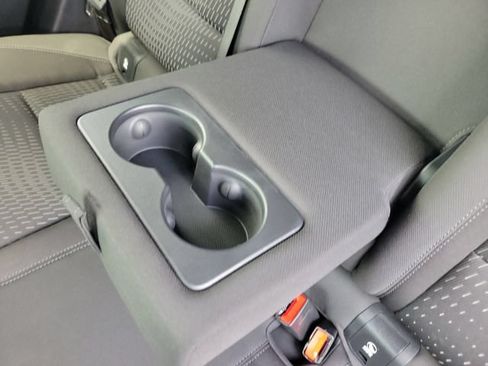 Used 2025 Chevrolet Equinox LT w/ Safety and Technology Package FWD image 23