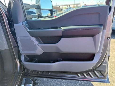 Used 2025 Ford F250 XLT image 40
