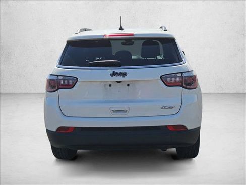 Used 2018 Jeep Compass Latitude w/ Popular Equipment Group FWD image 6