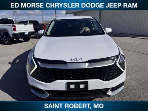 Used 2025 Kia Sportage EX image 2