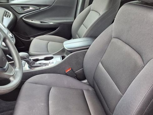 Used 2025 Chevrolet Malibu LT FWD image 3