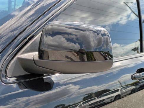 Used 2021 Jeep Grand Cherokee Laredo X image 12