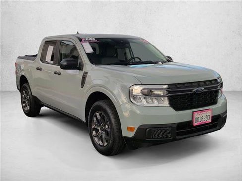 Used 2023 Ford Maverick XLT image 3