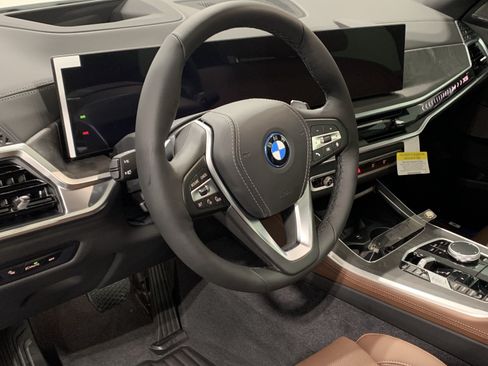 Used 2026 BMW X5 xDrive50e w/ Climate Comfort Package AWD/4WD image 13