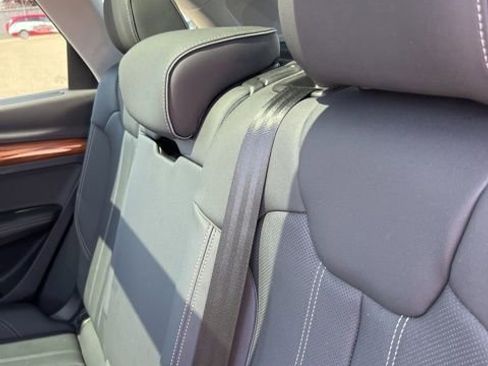 Used 2021 Audi Q5 2.0T Premium Plus w/ Premium Plus Package image 9