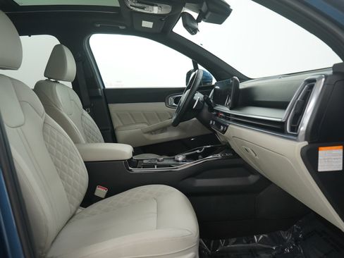 Used 2025 Kia Sorento SX Prestige image 13