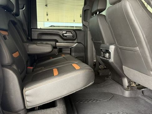 Used 2020 GMC Sierra 2500 AT4 w/ AT4 Premium Package AWD/4WD image 9