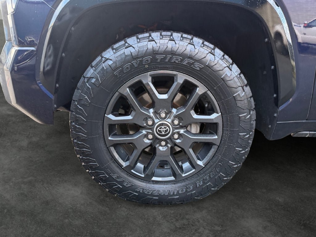 Used 2023 Toyota Tundra Platinum w/ Advanced Package AWD/4WD image 4