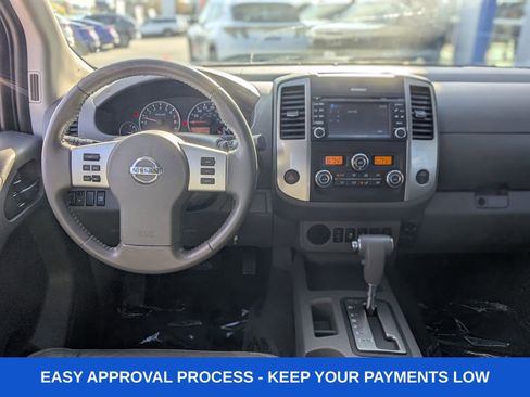 Used 2019 Nissan Frontier SL image 18