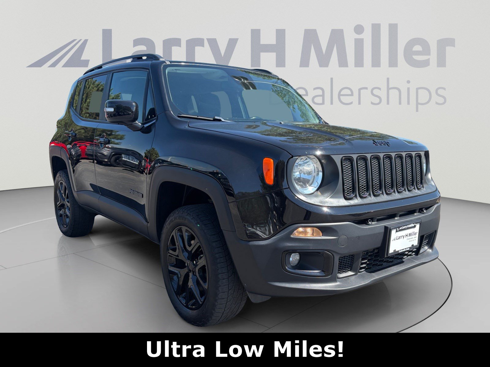 Used 2017 Jeep Renegade Altitude AWD/4WD image 7