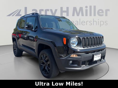Used 2017 Jeep Renegade Altitude AWD/4WD image 7