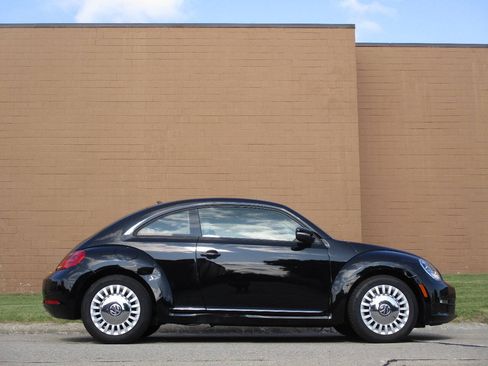 Used 2015 Volkswagen Beetle 1.8T FWD image 54