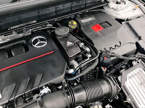 Used 2026 Mercedes-Benz GLB 35 AMG 4MATIC image 30