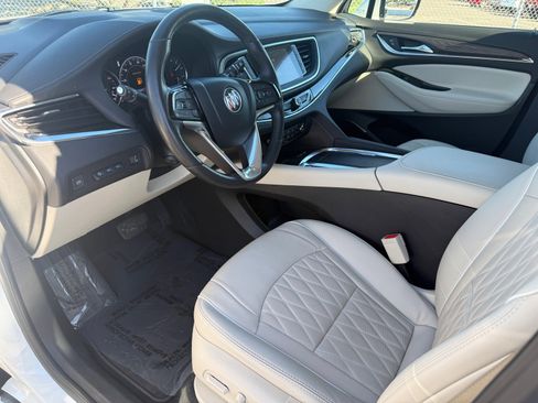 Used 2023 Buick Enclave Avenir image 11