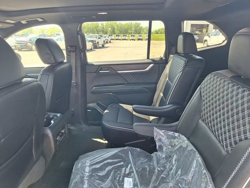 Used 2026 GMC Acadia Denali w/ Super Cruise Package AWD/4WD image 12