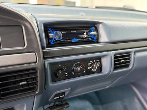 Used 1993 Ford F250 XLT image 29