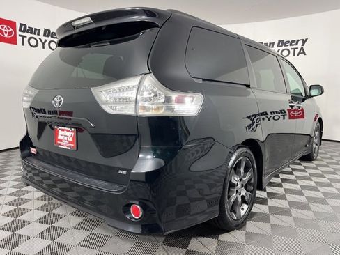 Used 2016 Toyota Sienna SE image 26