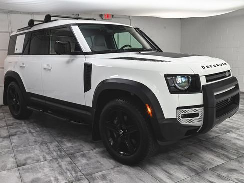 Used 2022 Land Rover Defender 110 SE AWD/4WD image 3