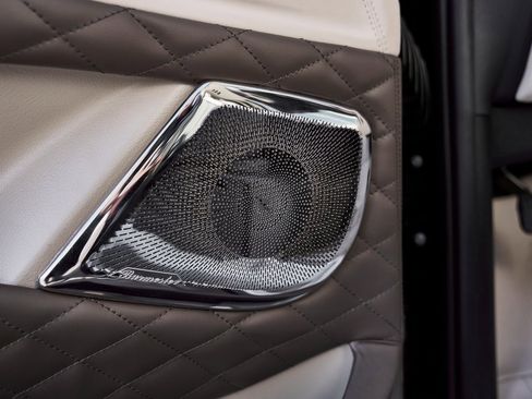 Used 2021 Mercedes-Benz Metris Passenger w/ Premium Safety Package image 39