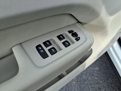 Used 2025 Volvo XC60 T8 Ultra w/ Protection Package Premier image 25