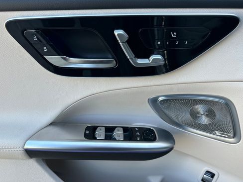 New 2025 Mercedes-Benz C 300 Sedan image 12