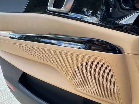 Used 2024 Kia Carnival EX image 41