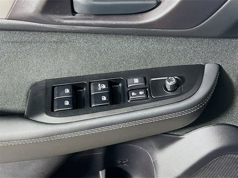 Used 2019 Subaru Outback 2.5i image 17