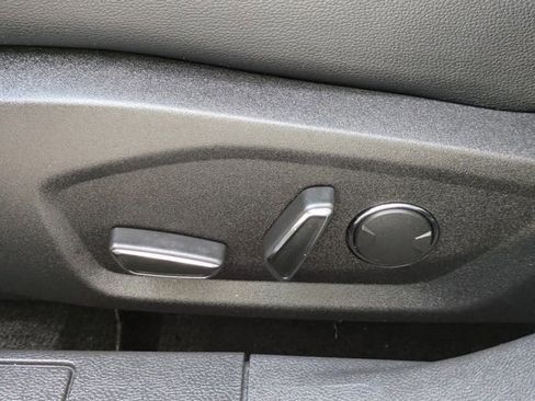 Used 2018 Ford Fusion SE w/ Equipment Group 201A image 23