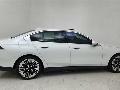 Used 2025 BMW 540i xDrive image 6