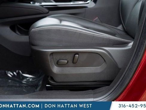 Used 2023 Buick Envision Essence image 21