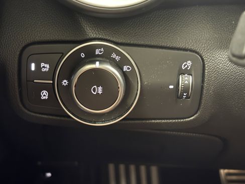 Used 2022 Alfa Romeo Giulia Ti image 12