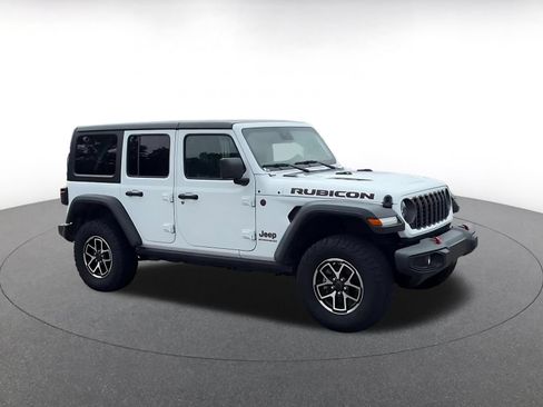 Used 2025 Jeep Wrangler Unlimited Rubicon AWD/4WD image 2